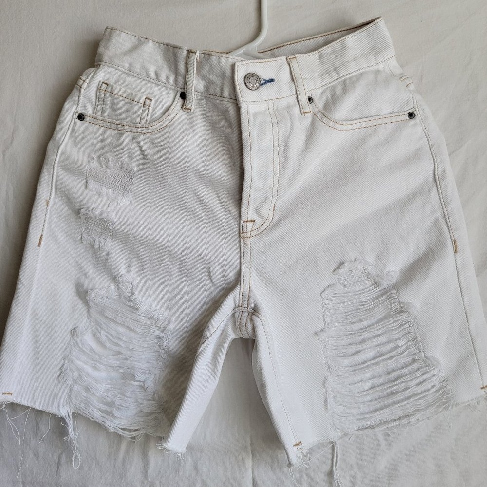 Pacsun Women's White High Rise Distressed Boy Shorts - Sze 24